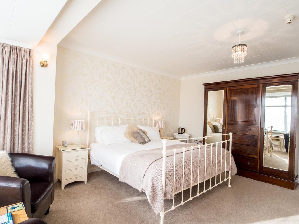 The Coast Yard B & B Chalet Hotel Селси Екстериор снимка